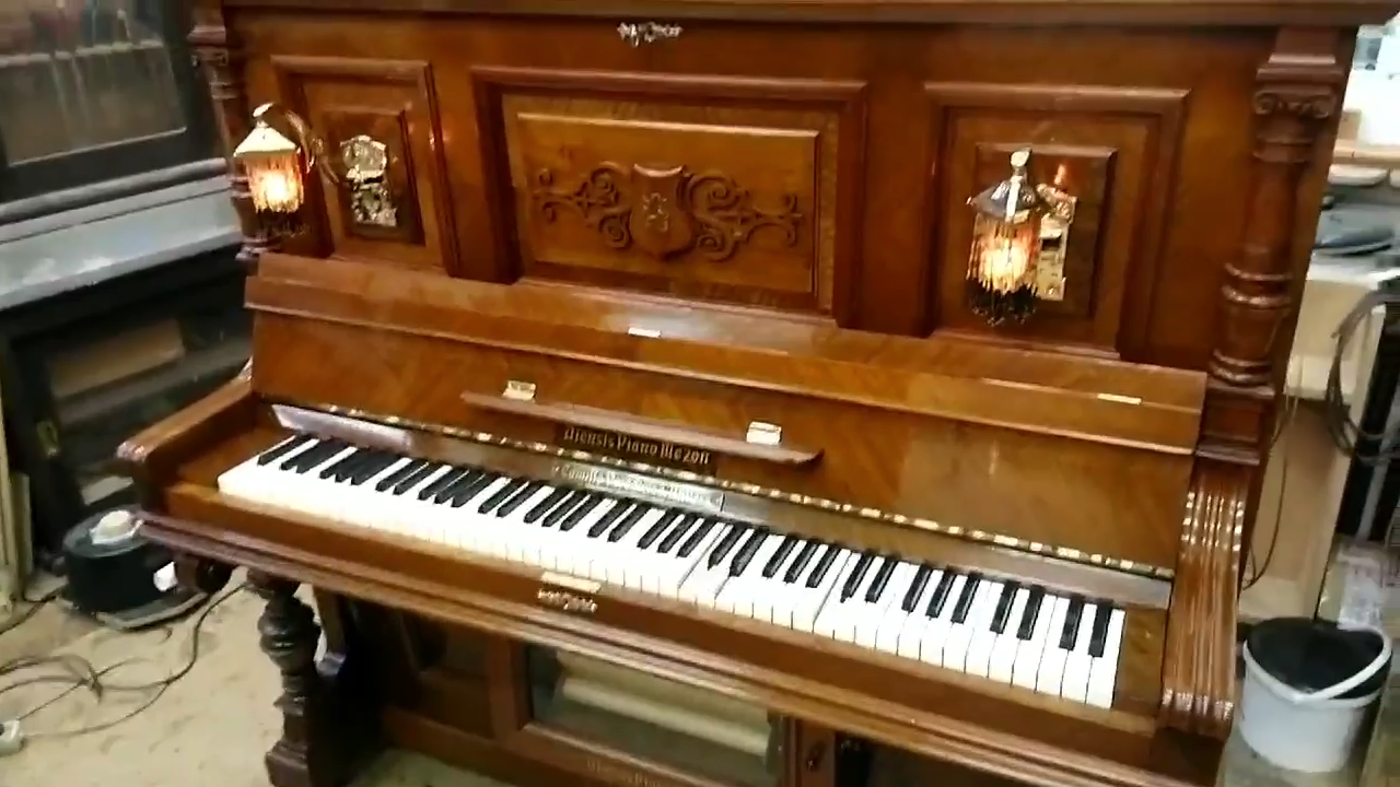 Pianino s automatem – Mezon Camille Verchetse (1905)